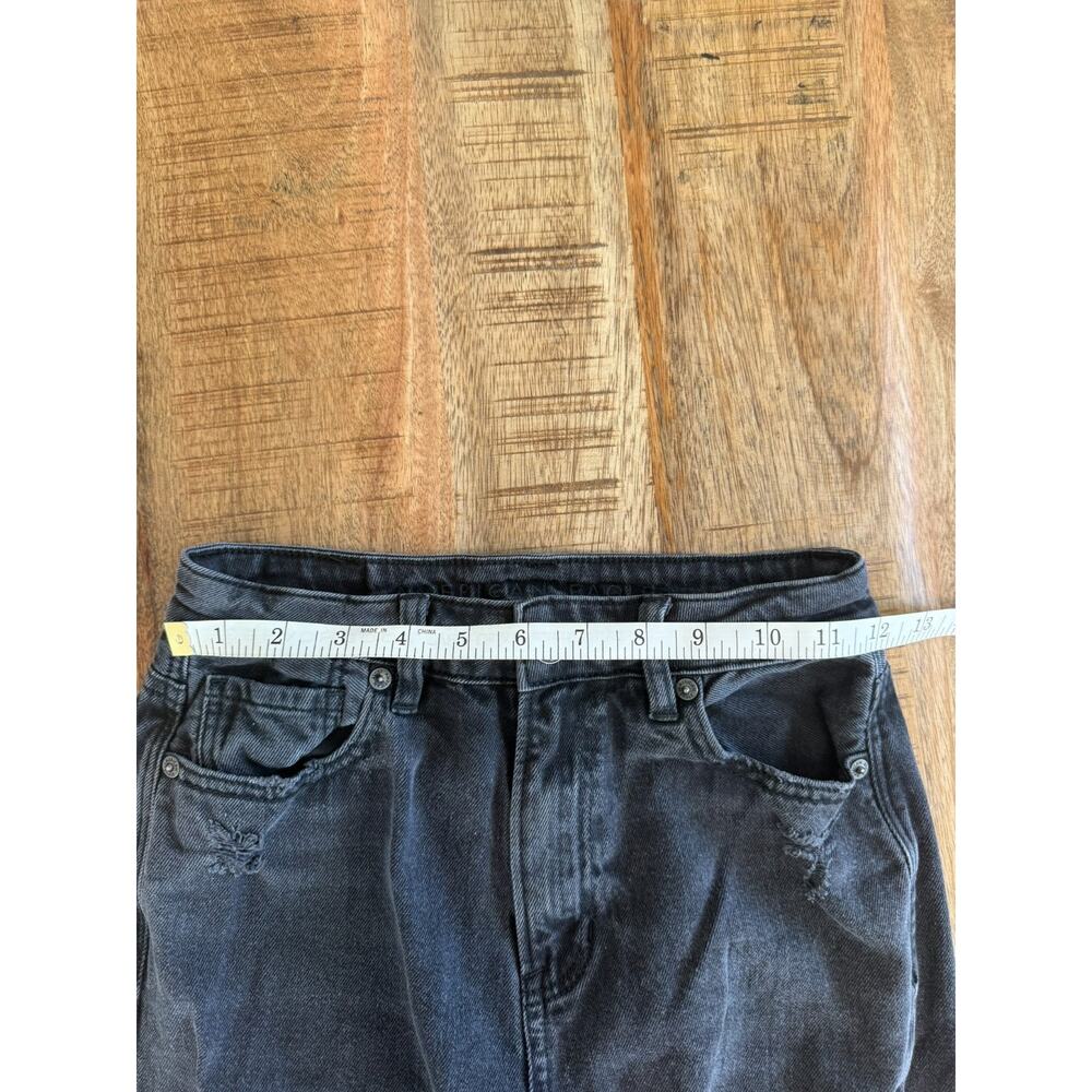 American Eagle Mom Jean Black Wash Distressed Mid Rise Size 00 Real Good Denim - Picture 13 of 14